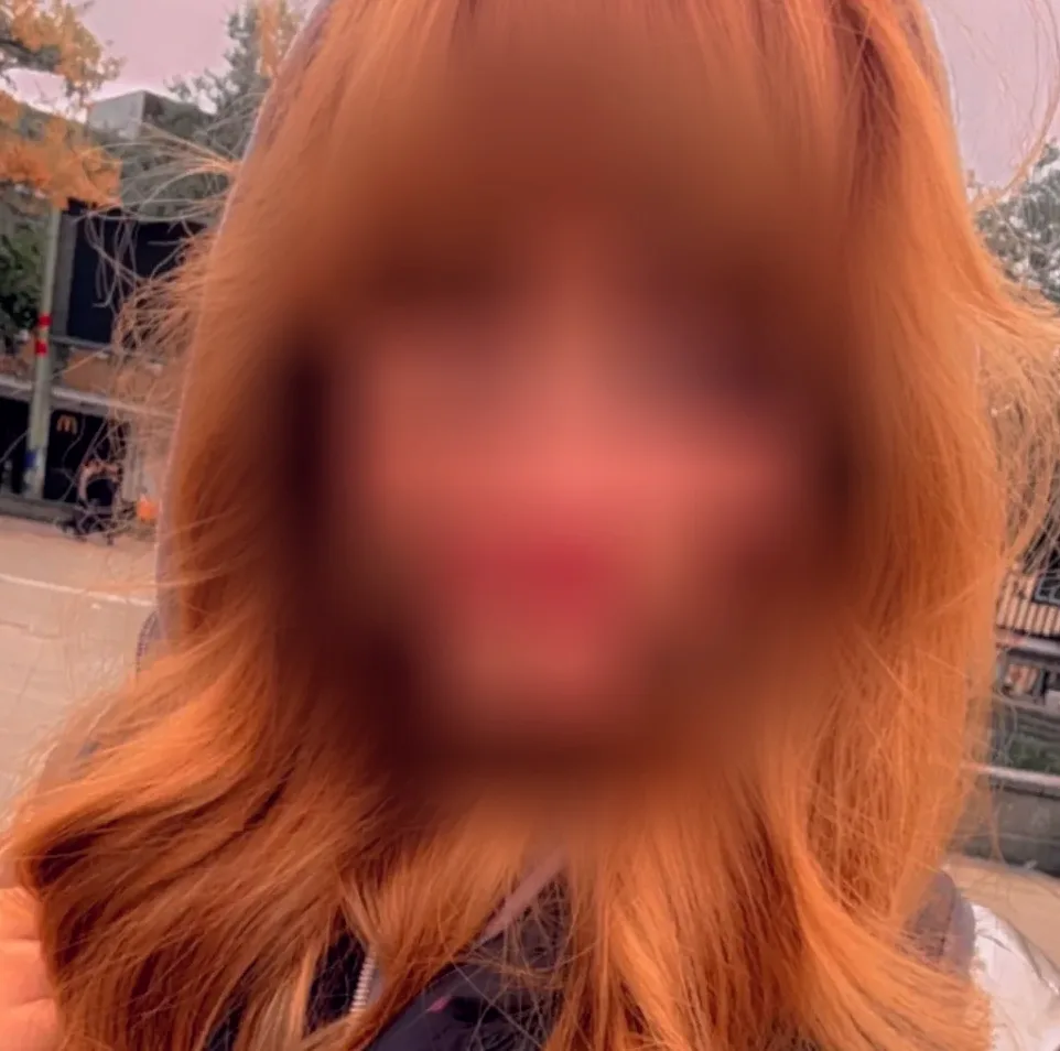 Büsra, 31