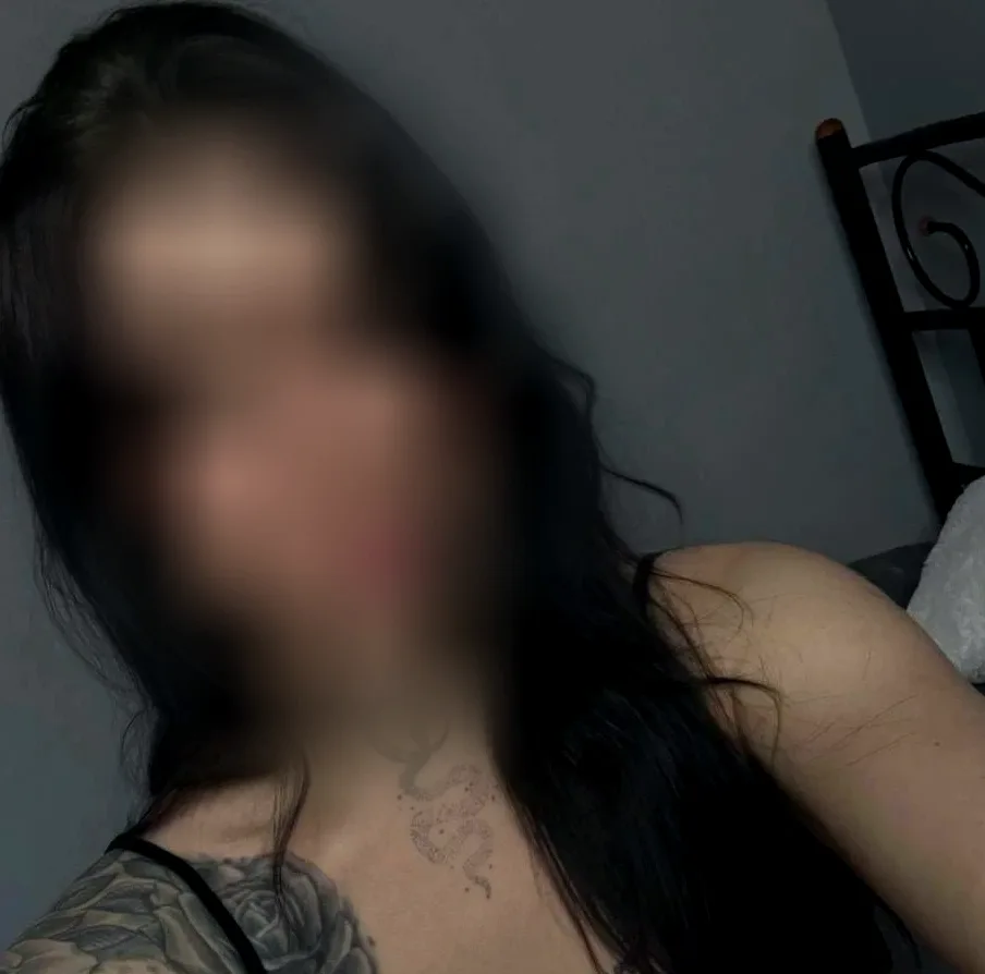 Claudia, 34