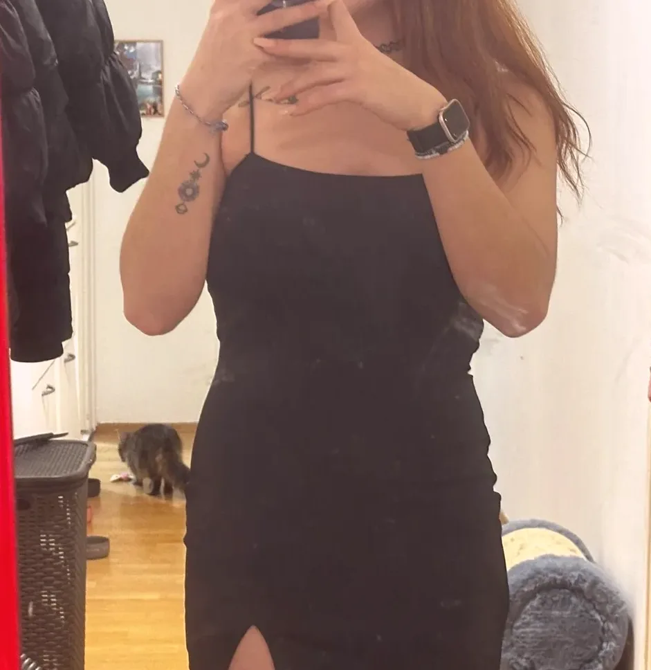 Ela, 24