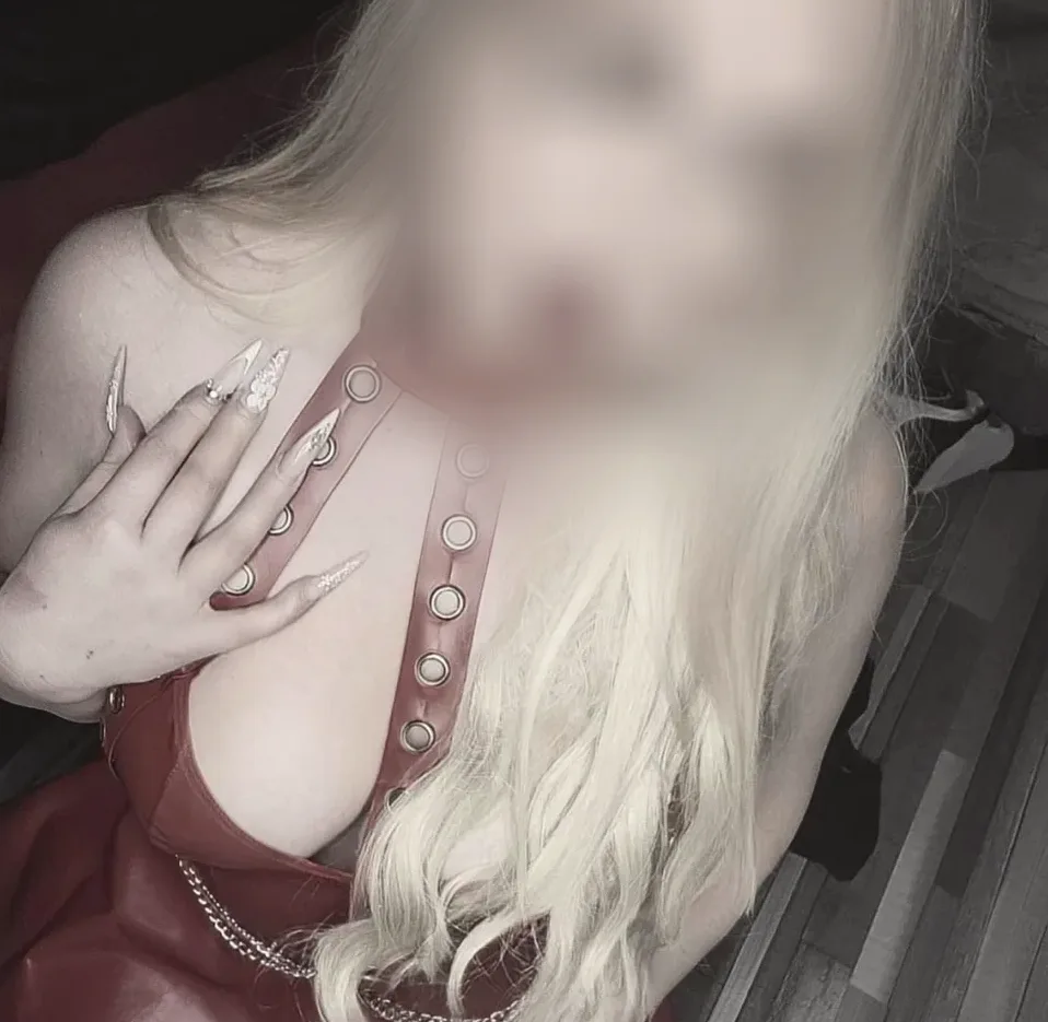 Leyla, 29