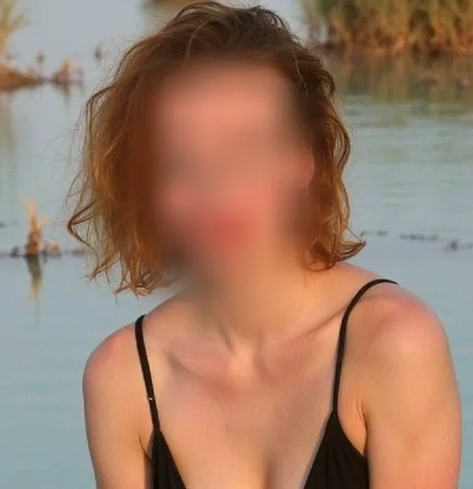 Mira, 25