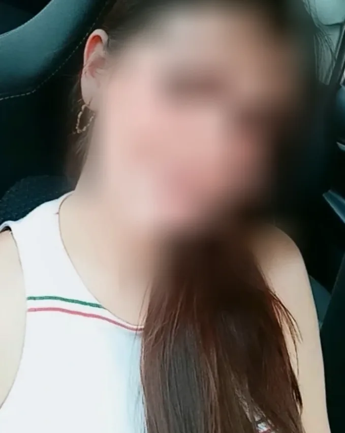 Rebecca, 29