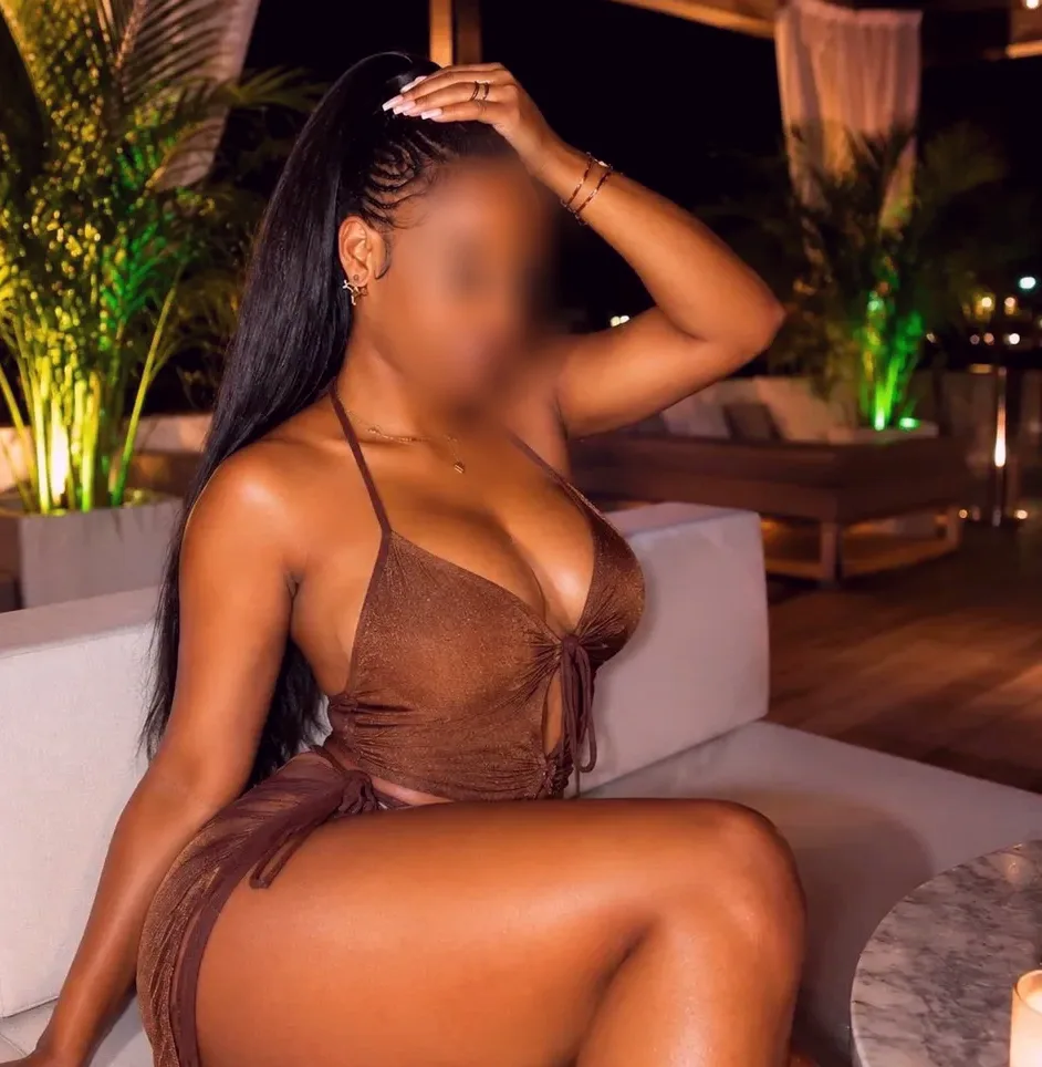 Stefanie, 27